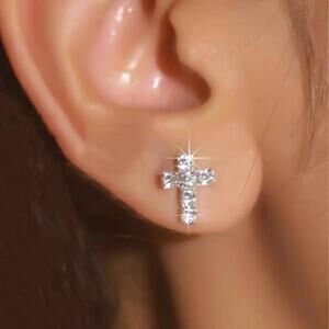 NEW Pair of Sparkling Rhinestone Cross Stud Earrings – Elegant & Timeless